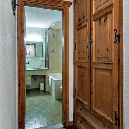 ゲストハウス Apartments And Rooms Chesa Silva - Silvaplana