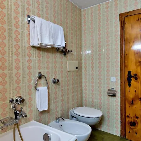 Apartments And Rooms Chesa Silva - Silvaplana * シルヴァプラーナ