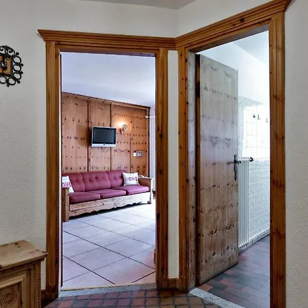 ゲストハウス Apartments And Rooms Chesa Silva - Silvaplana